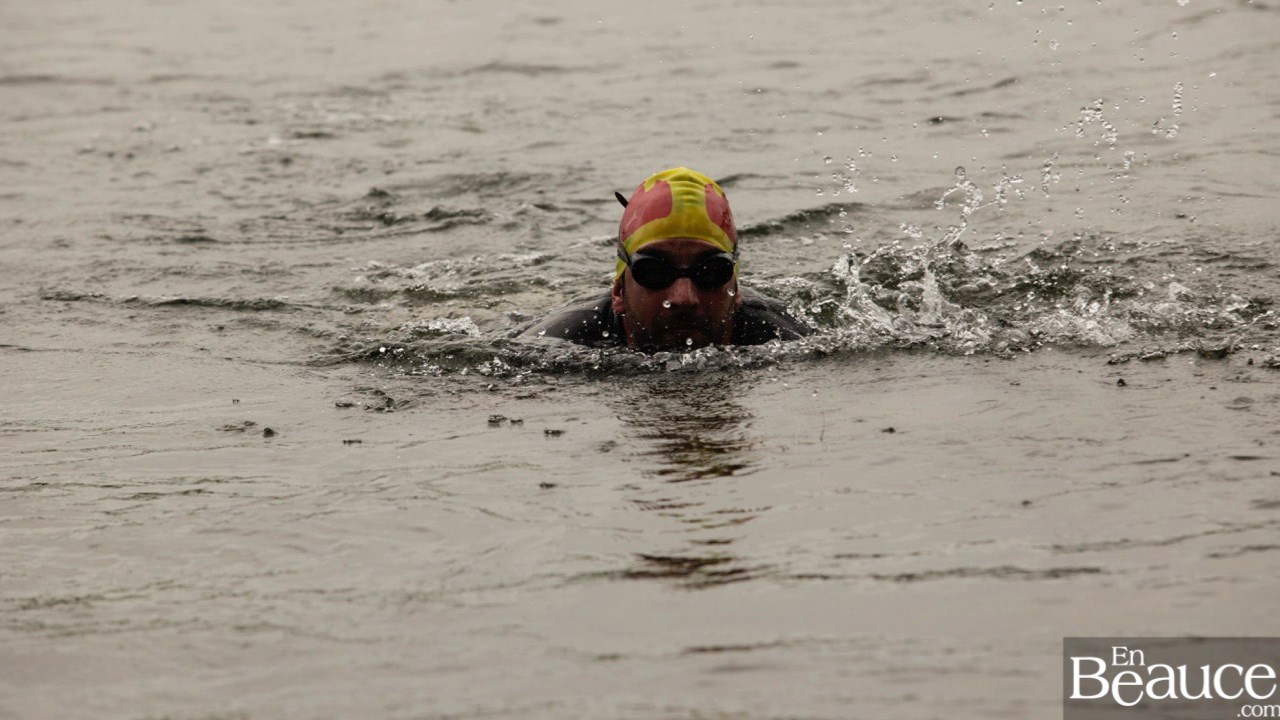 GALERIE 1/3 | Voyez les photos intégrales du Triathlon du Lac-Poulin : la natation