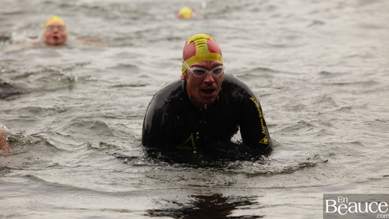 GALERIE 1/3 | Voyez les photos intégrales du Triathlon du Lac-Poulin : la natation