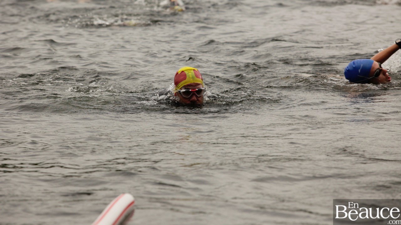 GALERIE 1/3 | Voyez les photos intégrales du Triathlon du Lac-Poulin : la natation