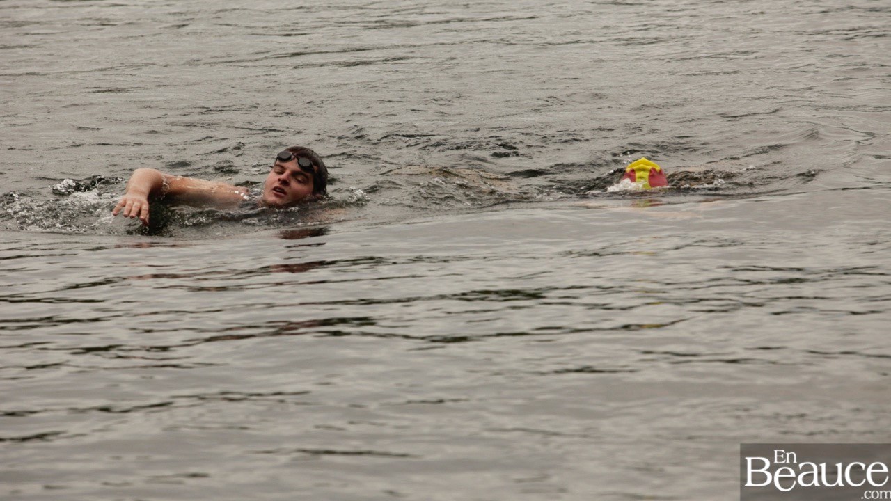 GALERIE 1/3 | Voyez les photos intégrales du Triathlon du Lac-Poulin : la natation