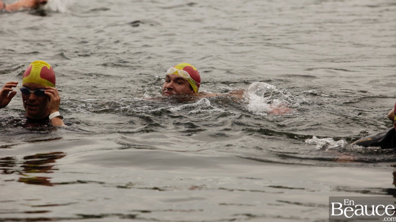 GALERIE 1/3 | Voyez les photos intégrales du Triathlon du Lac-Poulin : la natation