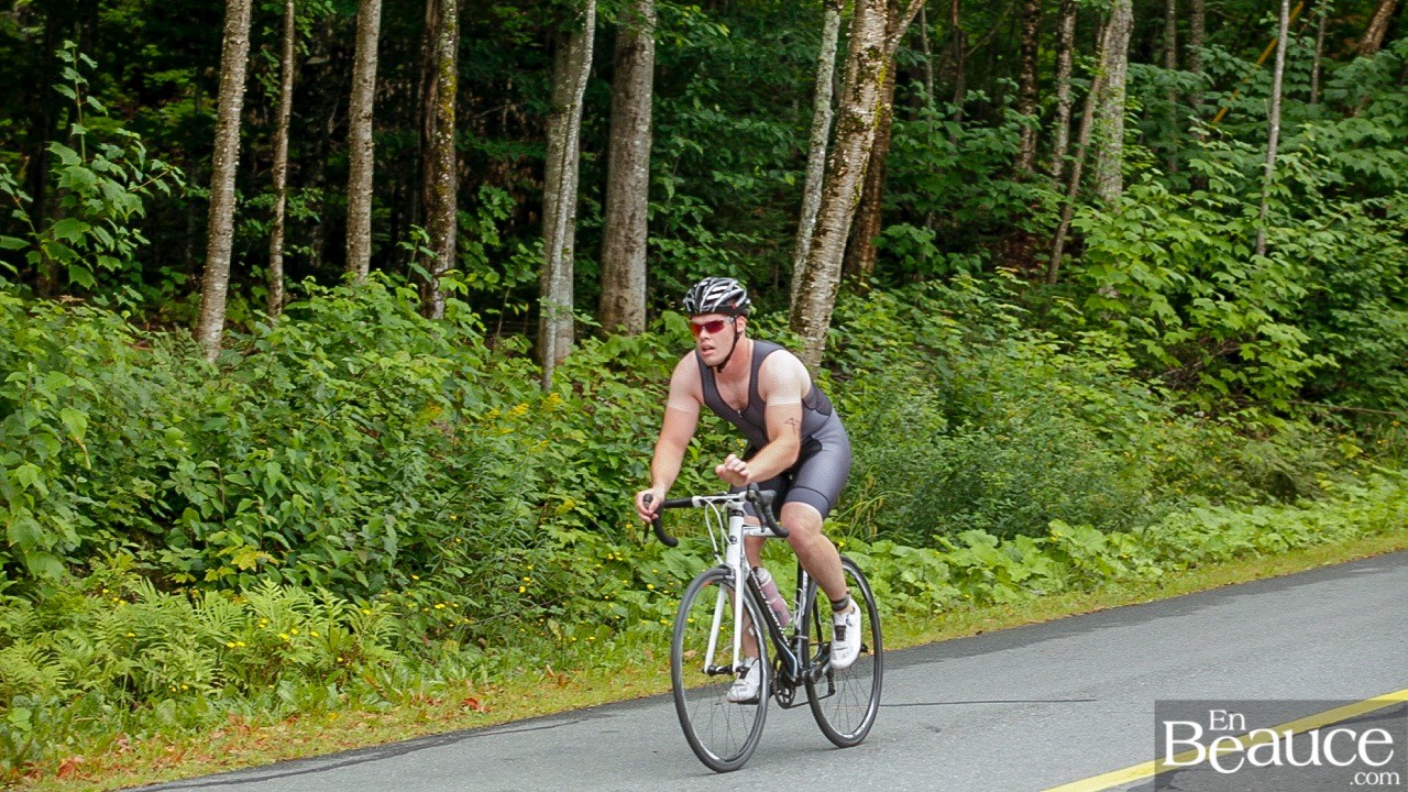 GALERIE 2/3 | Voyez les photos intégrales du Triathlon du Lac-Poulin : le vélo