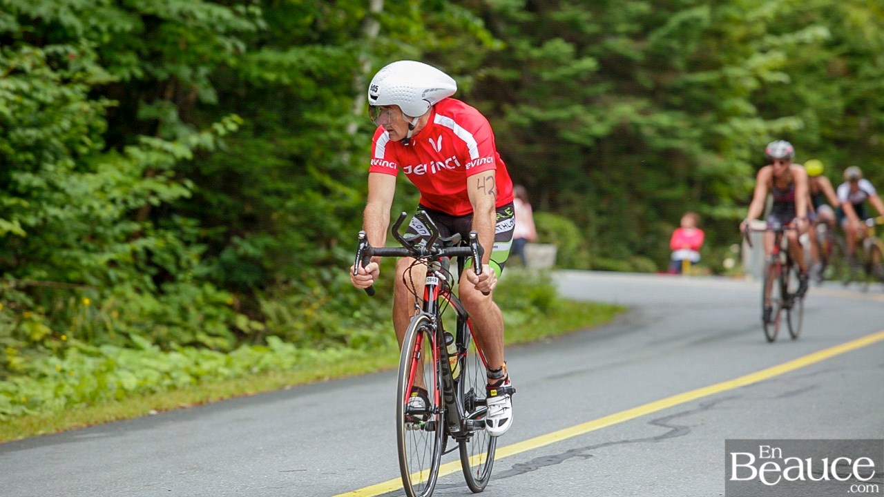GALERIE 2/3 | Voyez les photos intégrales du Triathlon du Lac-Poulin : le vélo