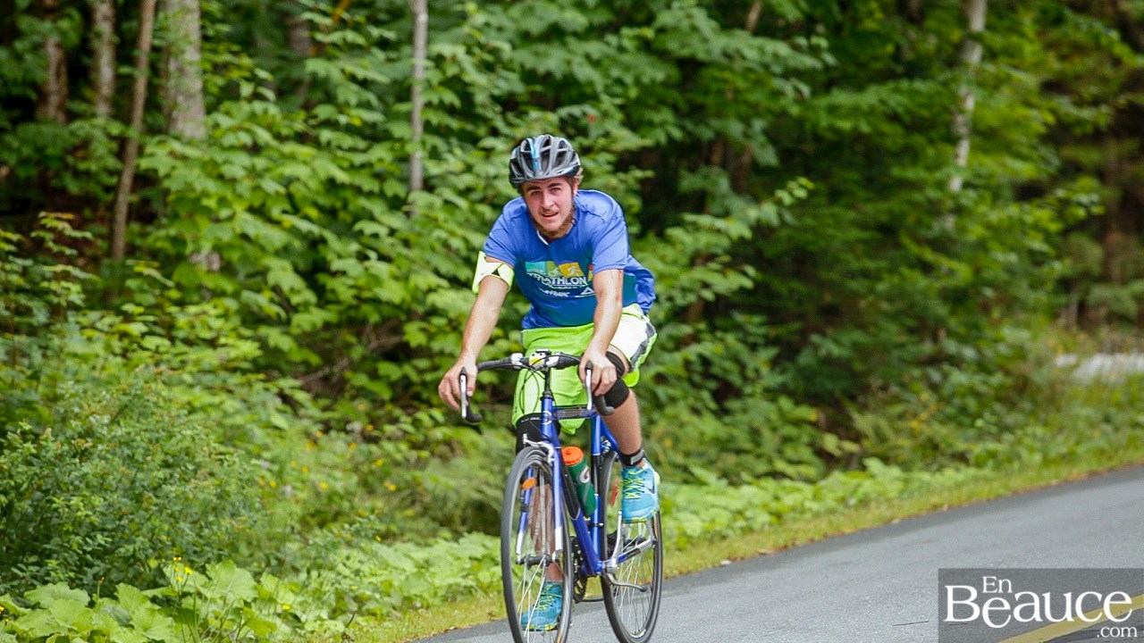 GALERIE 2/3 | Voyez les photos intégrales du Triathlon du Lac-Poulin : le vélo