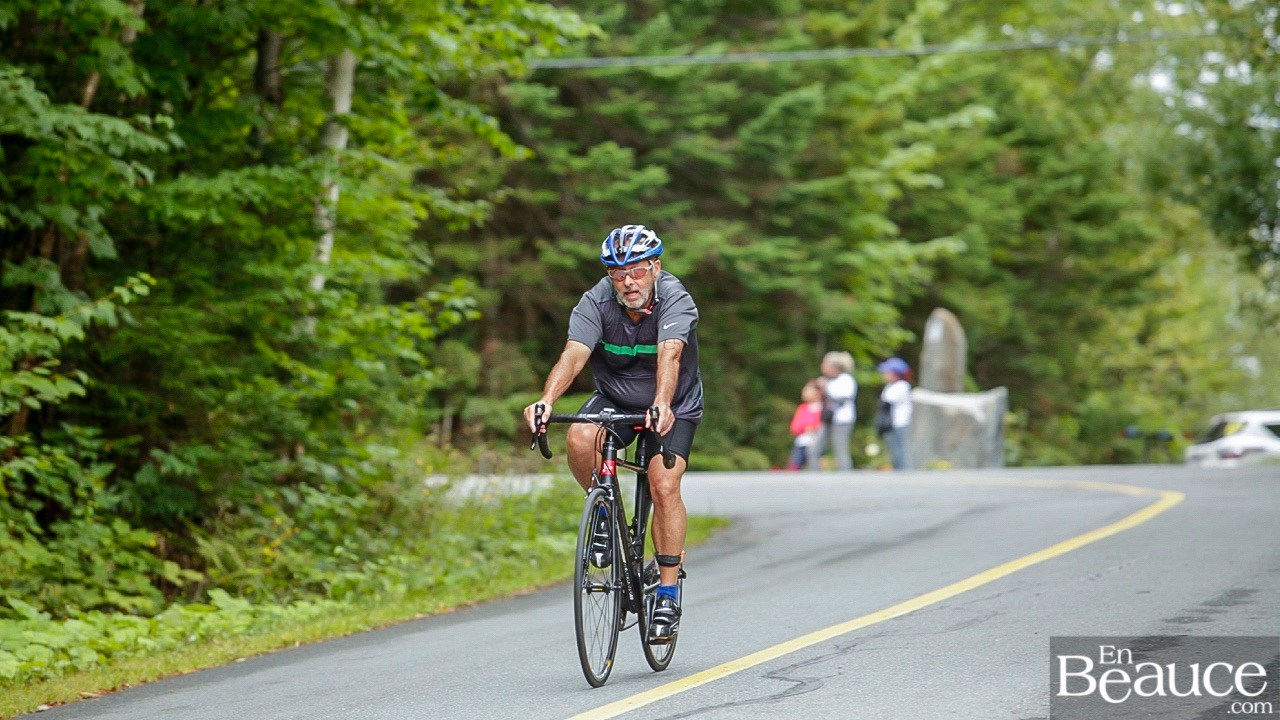 GALERIE 2/3 | Voyez les photos intégrales du Triathlon du Lac-Poulin : le vélo