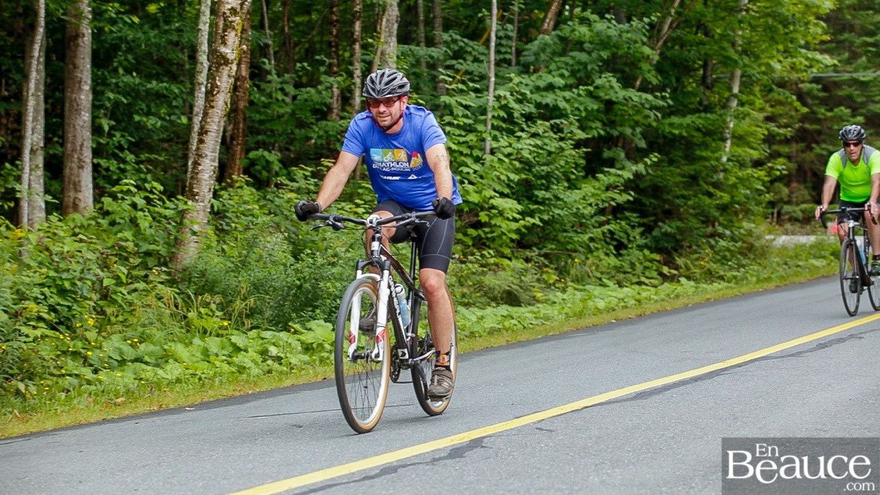GALERIE 2/3 | Voyez les photos intégrales du Triathlon du Lac-Poulin : le vélo