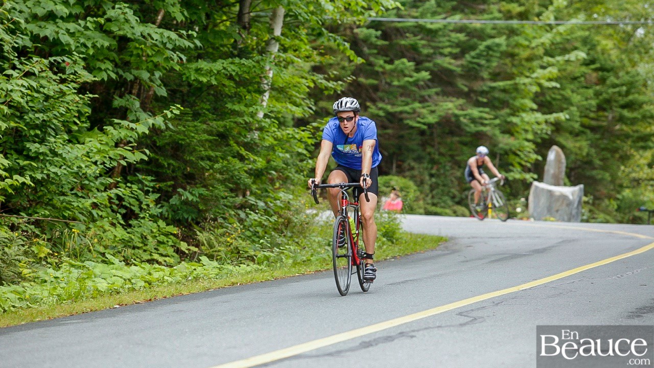 GALERIE 2/3 | Voyez les photos intégrales du Triathlon du Lac-Poulin : le vélo