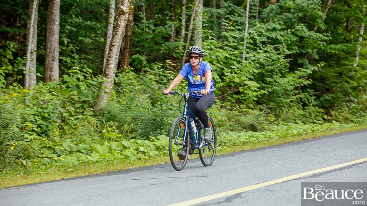 GALERIE 2/3 | Voyez les photos intégrales du Triathlon du Lac-Poulin : le vélo
