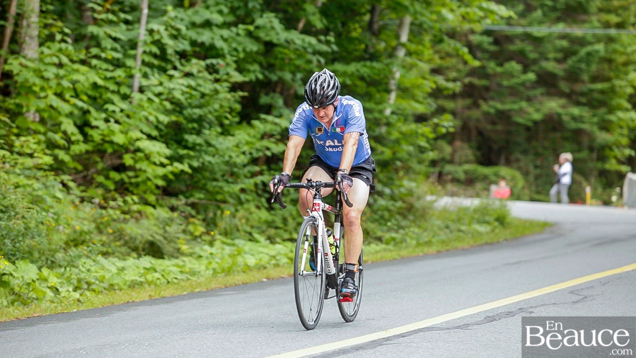 GALERIE 2/3 | Voyez les photos intégrales du Triathlon du Lac-Poulin : le vélo