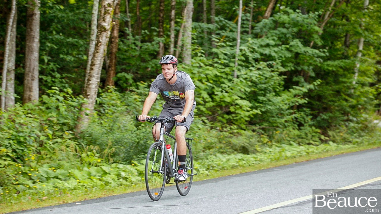 GALERIE 2/3 | Voyez les photos intégrales du Triathlon du Lac-Poulin : le vélo