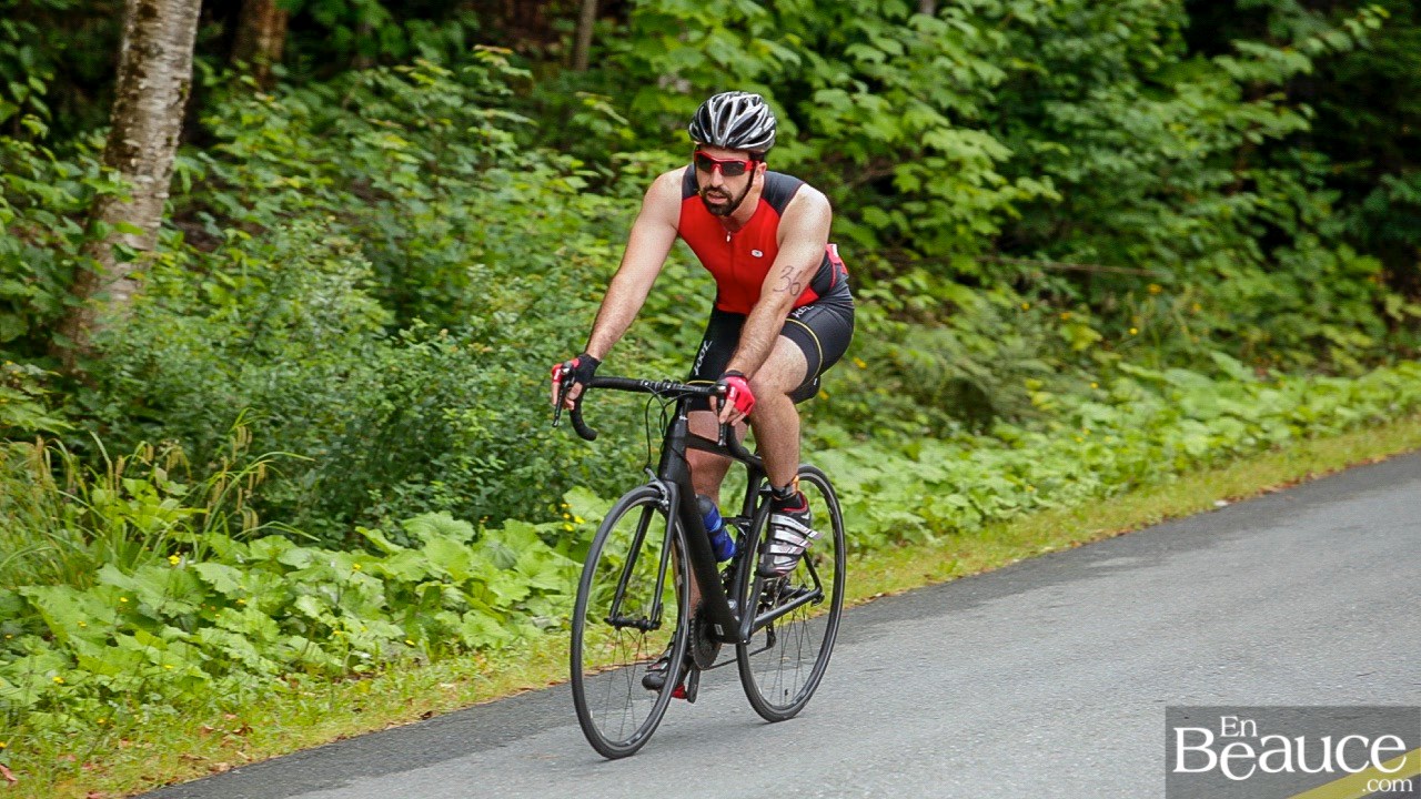 GALERIE 2/3 | Voyez les photos intégrales du Triathlon du Lac-Poulin : le vélo