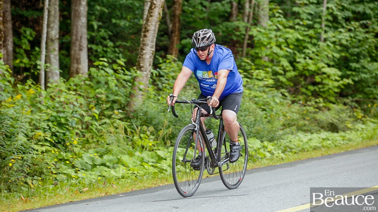 GALERIE 2/3 | Voyez les photos intégrales du Triathlon du Lac-Poulin : le vélo