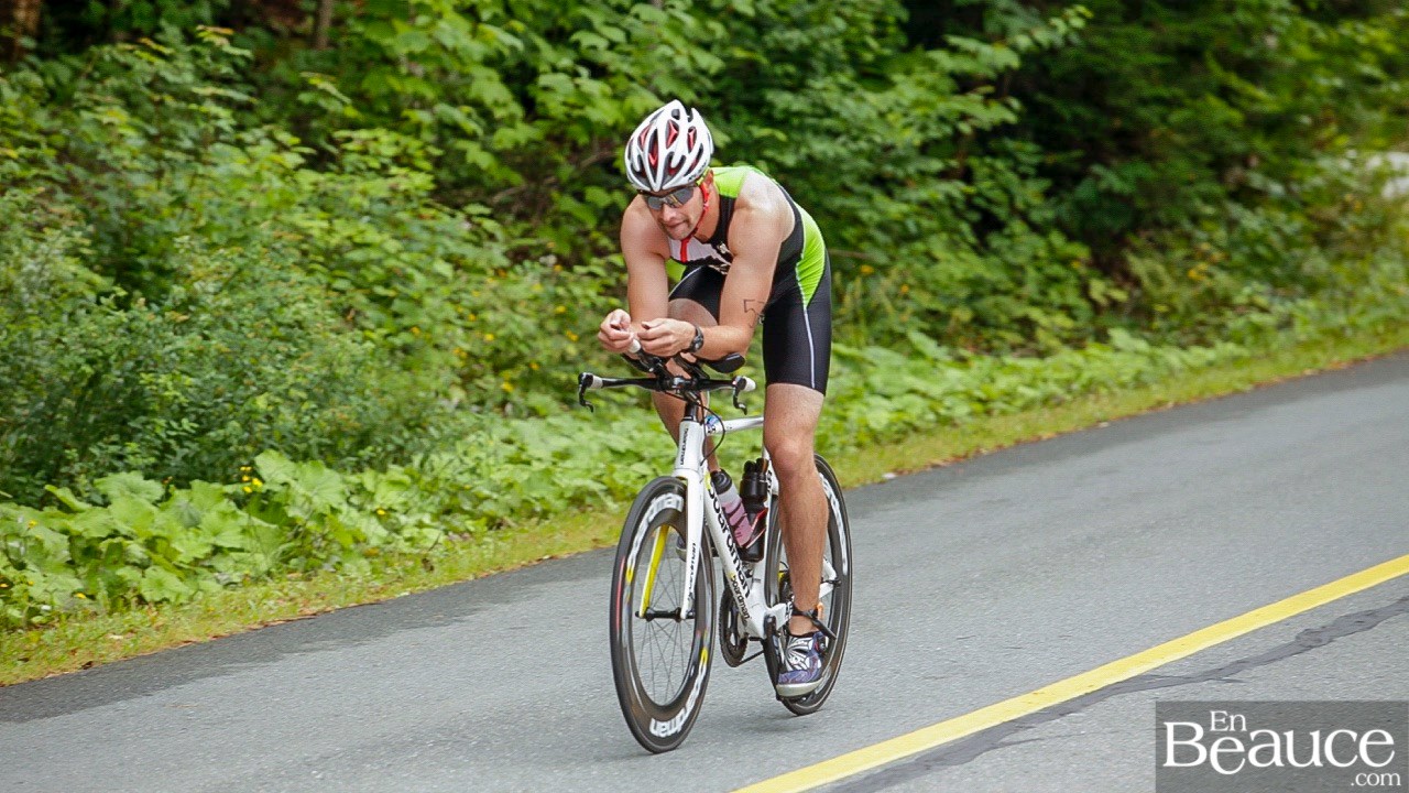 GALERIE 2/3 | Voyez les photos intégrales du Triathlon du Lac-Poulin : le vélo