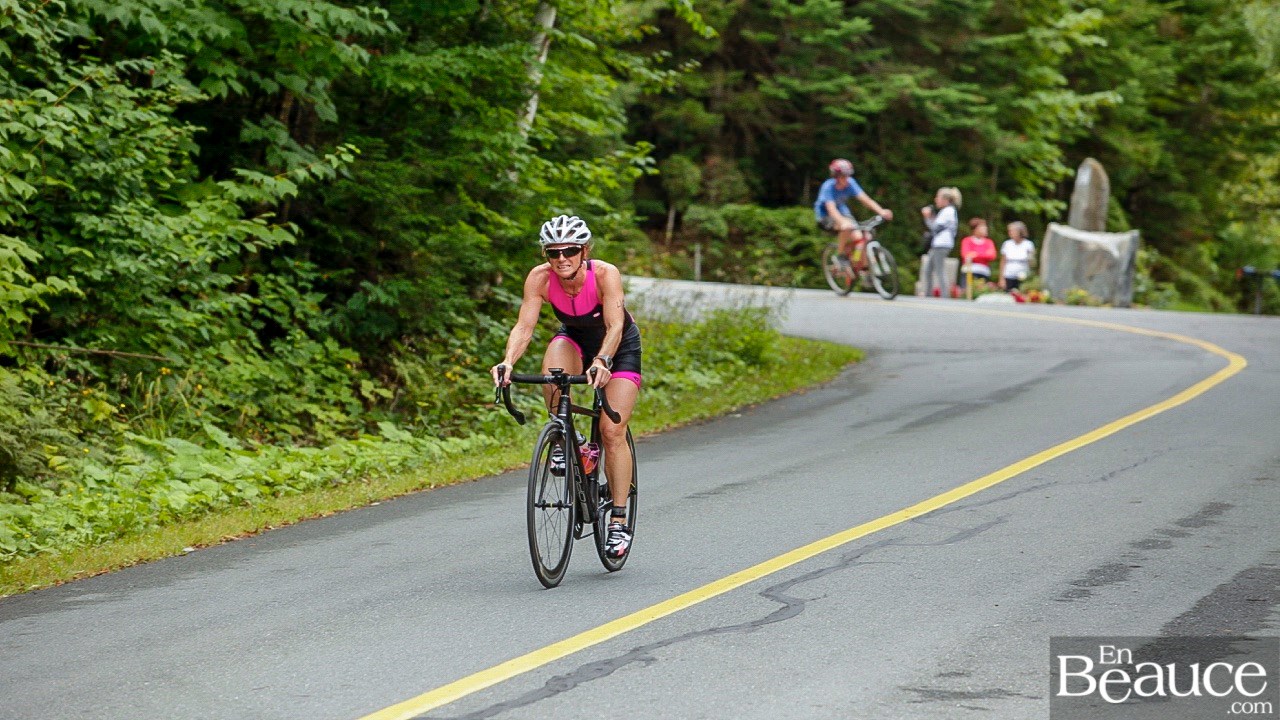 GALERIE 2/3 | Voyez les photos intégrales du Triathlon du Lac-Poulin : le vélo