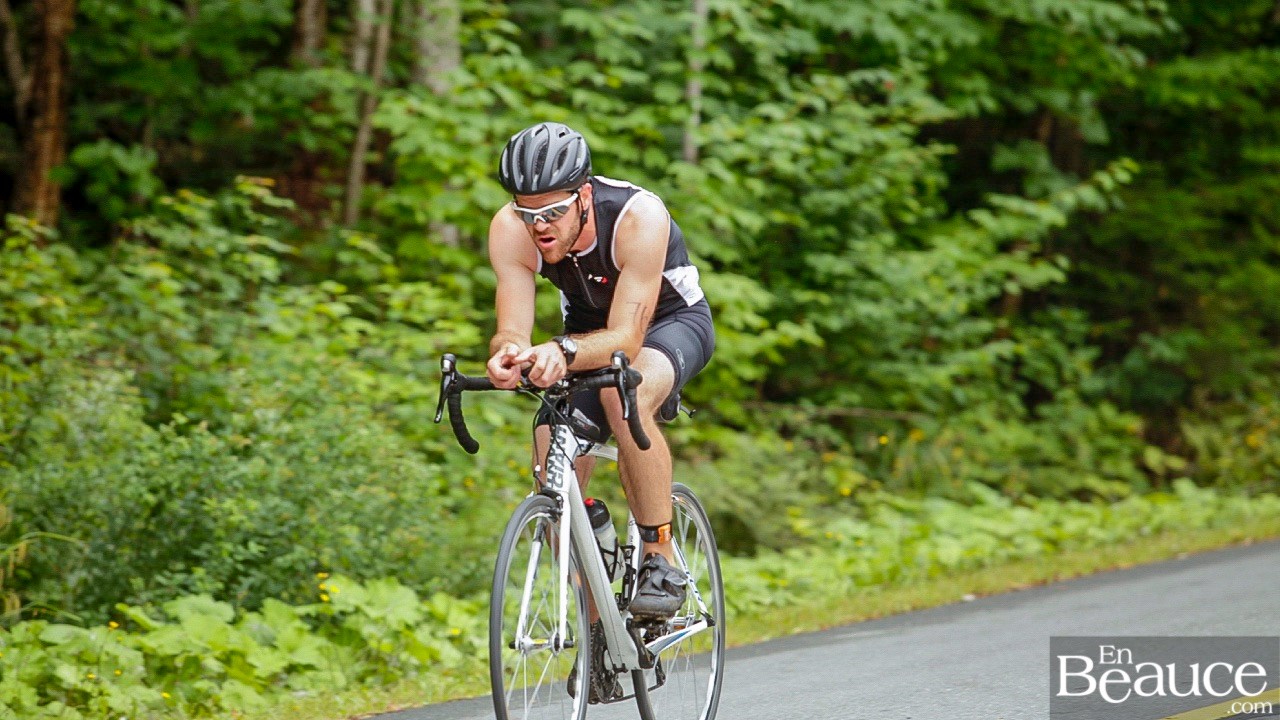 GALERIE 2/3 | Voyez les photos intégrales du Triathlon du Lac-Poulin : le vélo
