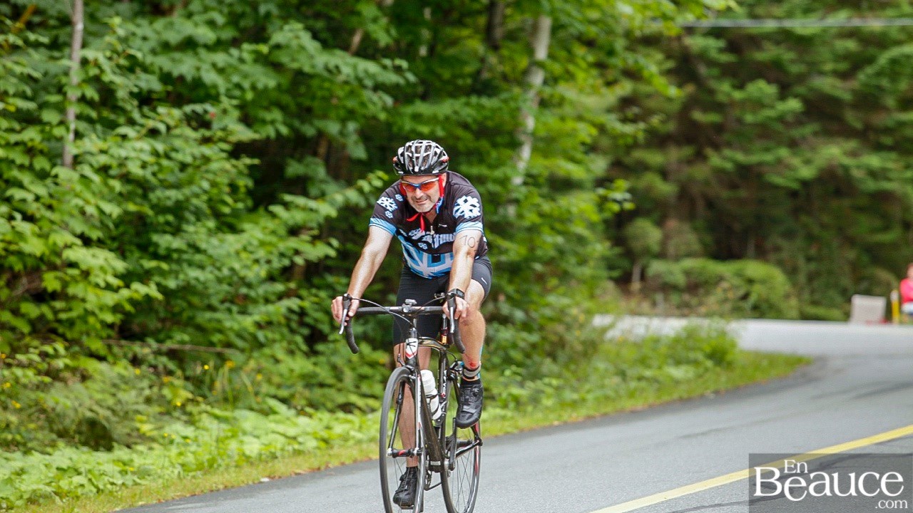 GALERIE 2/3 | Voyez les photos intégrales du Triathlon du Lac-Poulin : le vélo