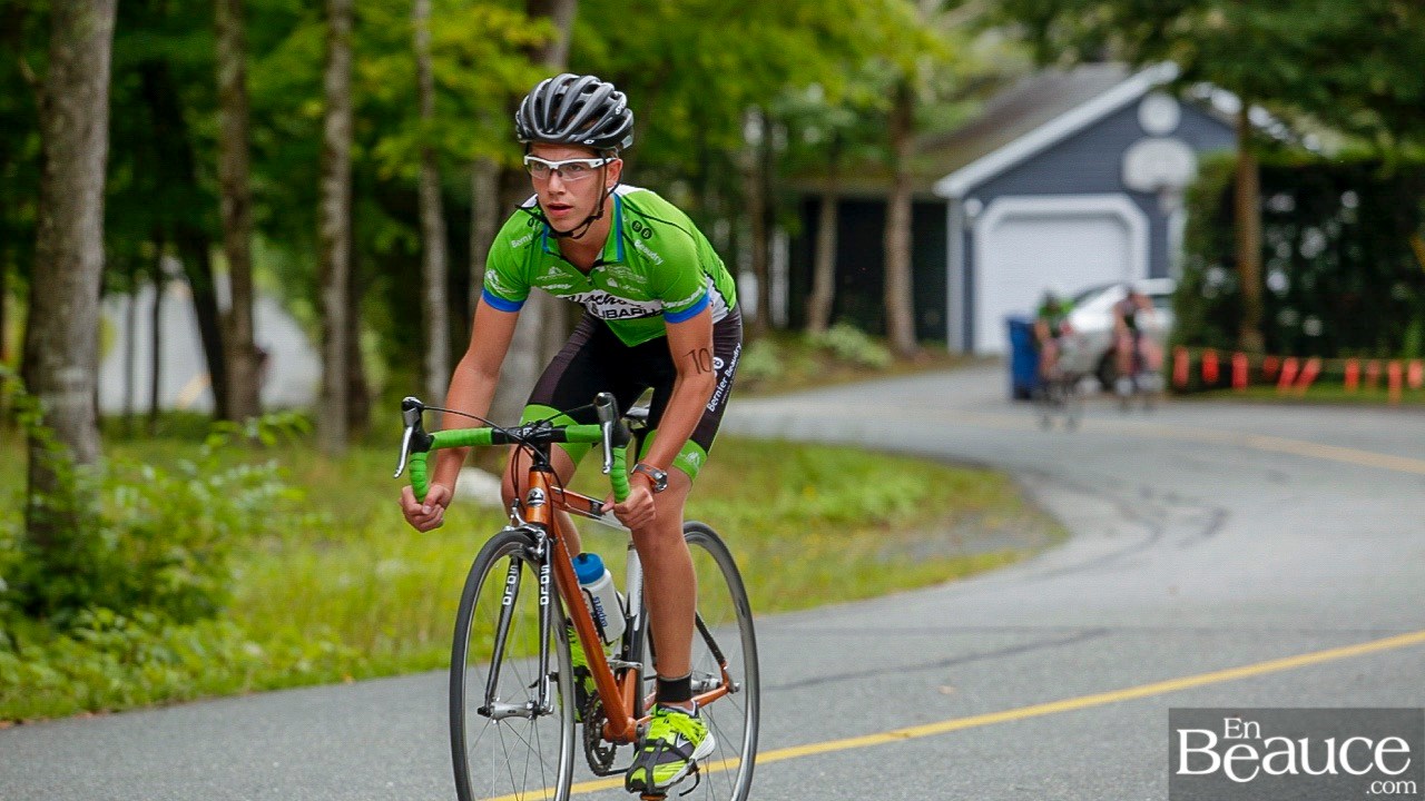GALERIE 2/3 | Voyez les photos intégrales du Triathlon du Lac-Poulin : le vélo