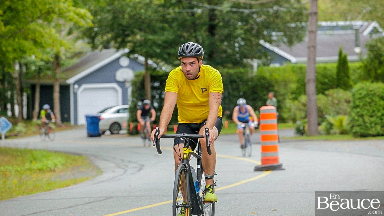 GALERIE 2/3 | Voyez les photos intégrales du Triathlon du Lac-Poulin : le vélo