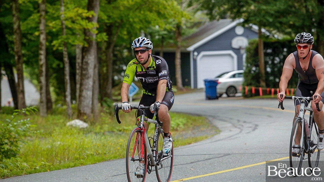GALERIE 2/3 | Voyez les photos intégrales du Triathlon du Lac-Poulin : le vélo