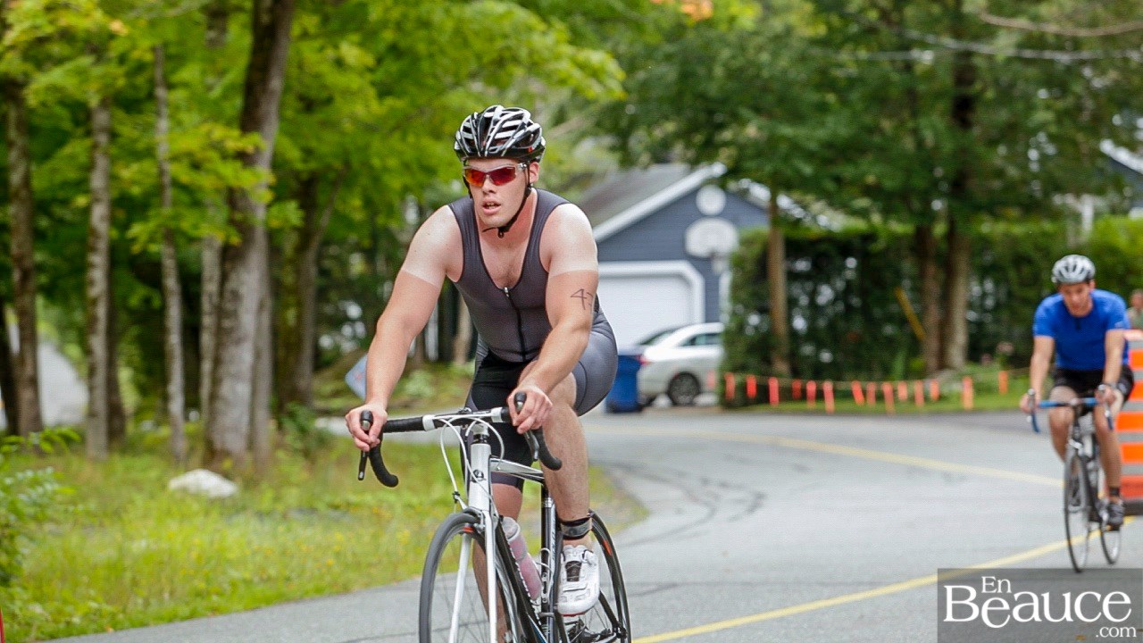 GALERIE 2/3 | Voyez les photos intégrales du Triathlon du Lac-Poulin : le vélo