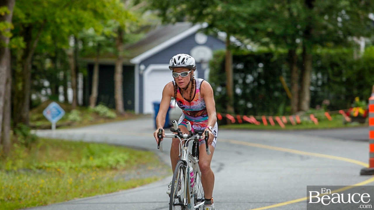 GALERIE 2/3 | Voyez les photos intégrales du Triathlon du Lac-Poulin : le vélo