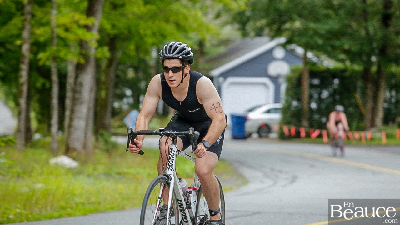 GALERIE 2/3 | Voyez les photos intégrales du Triathlon du Lac-Poulin : le vélo