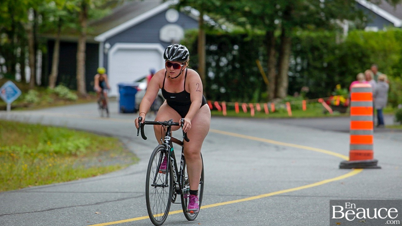 GALERIE 2/3 | Voyez les photos intégrales du Triathlon du Lac-Poulin : le vélo
