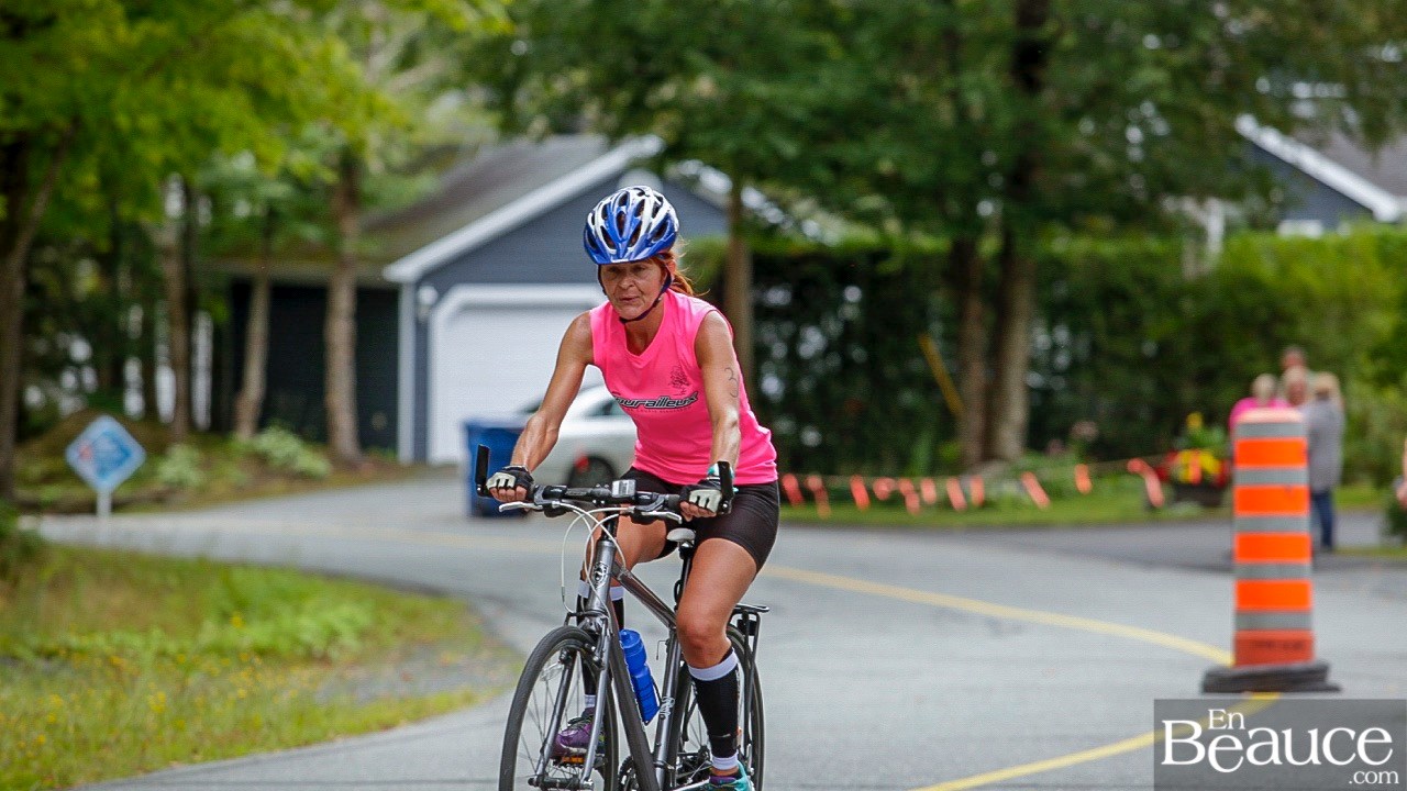 GALERIE 2/3 | Voyez les photos intégrales du Triathlon du Lac-Poulin : le vélo