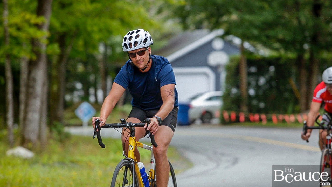 GALERIE 2/3 | Voyez les photos intégrales du Triathlon du Lac-Poulin : le vélo