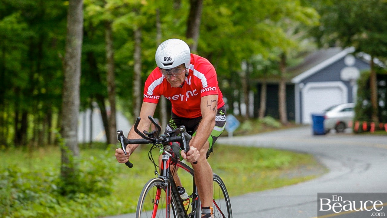 GALERIE 2/3 | Voyez les photos intégrales du Triathlon du Lac-Poulin : le vélo