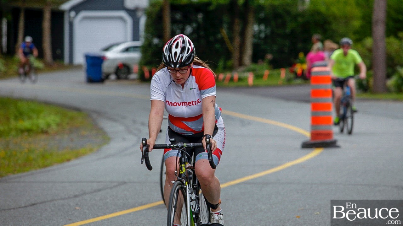 GALERIE 2/3 | Voyez les photos intégrales du Triathlon du Lac-Poulin : le vélo