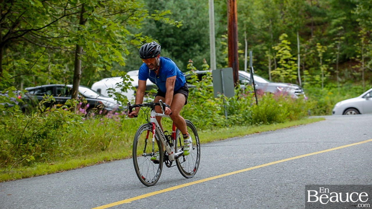 GALERIE 2/3 | Voyez les photos intégrales du Triathlon du Lac-Poulin : le vélo