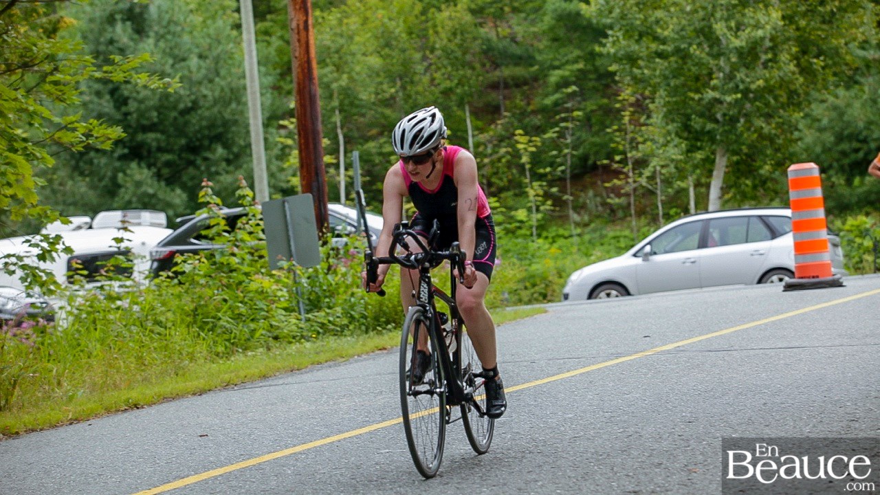 GALERIE 2/3 | Voyez les photos intégrales du Triathlon du Lac-Poulin : le vélo