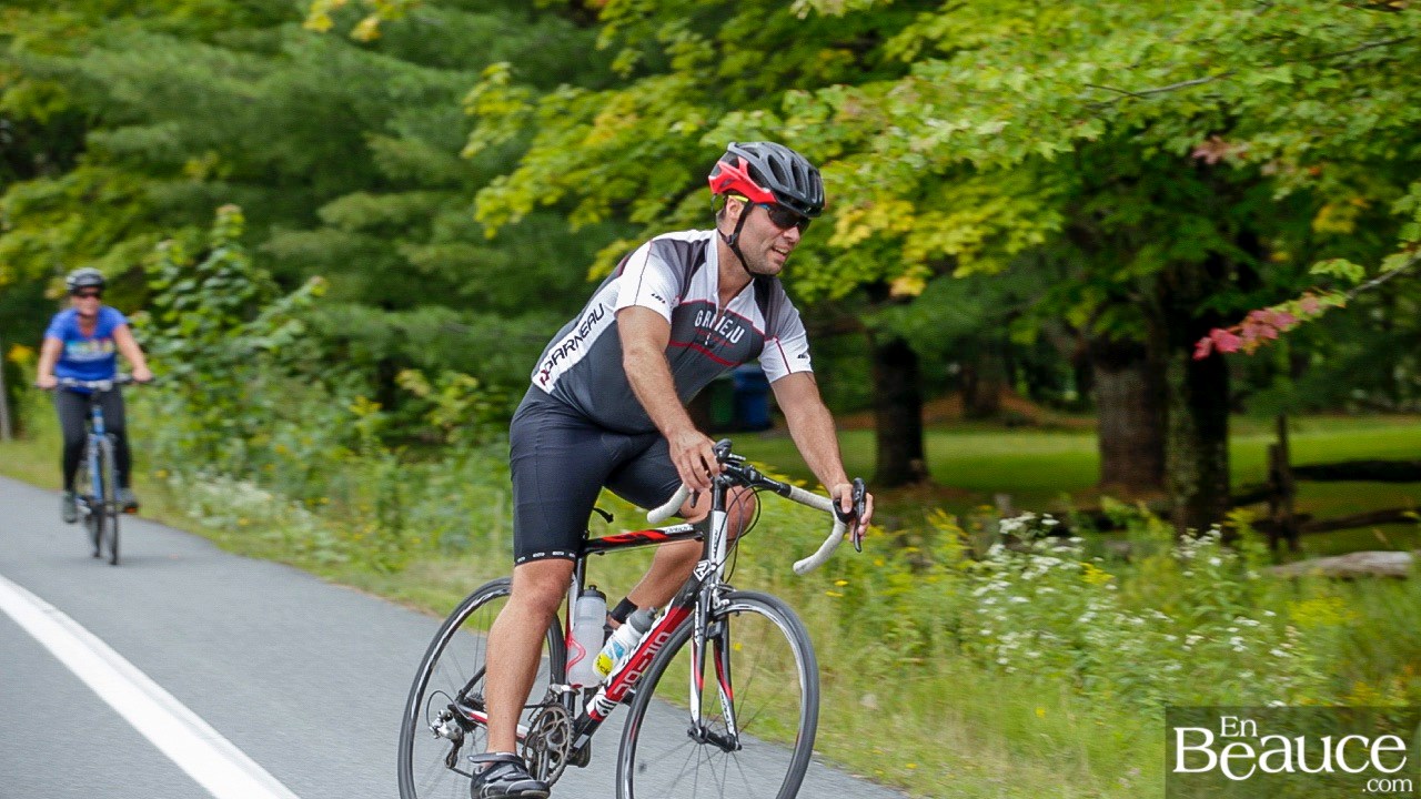 GALERIE 2/3 | Voyez les photos intégrales du Triathlon du Lac-Poulin : le vélo