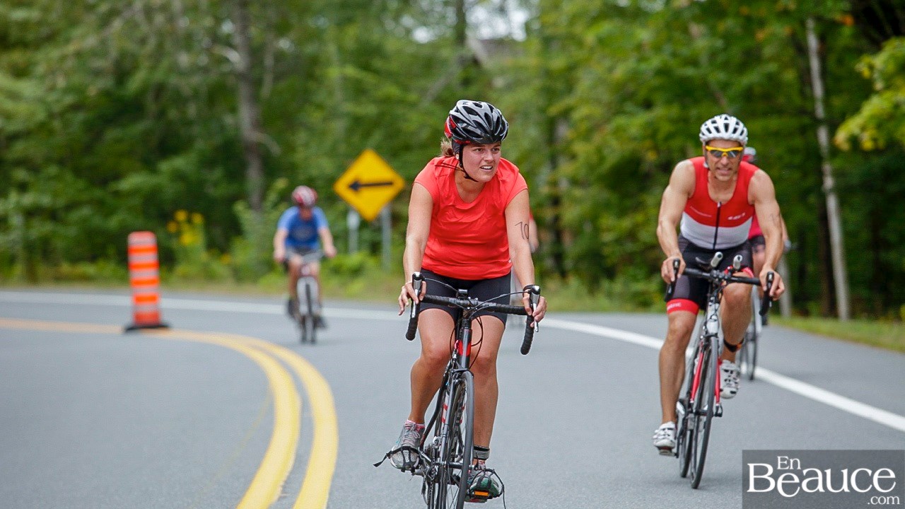 GALERIE 2/3 | Voyez les photos intégrales du Triathlon du Lac-Poulin : le vélo