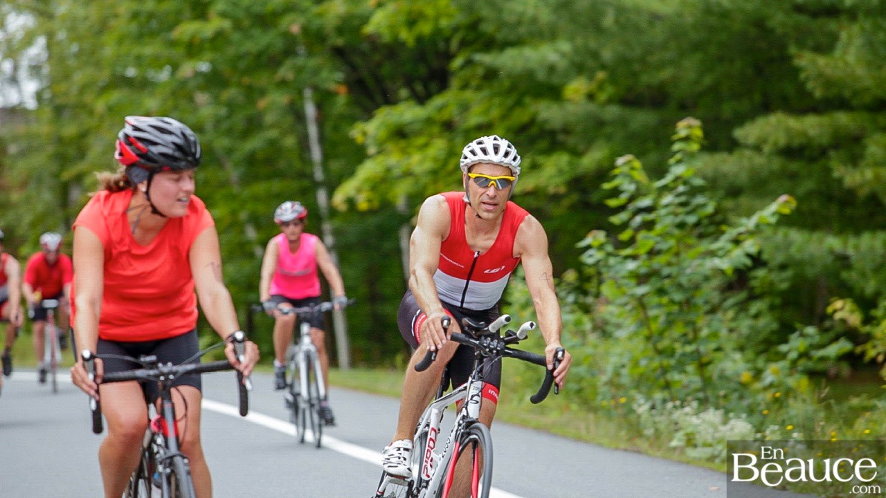 GALERIE 2/3 | Voyez les photos intégrales du Triathlon du Lac-Poulin : le vélo