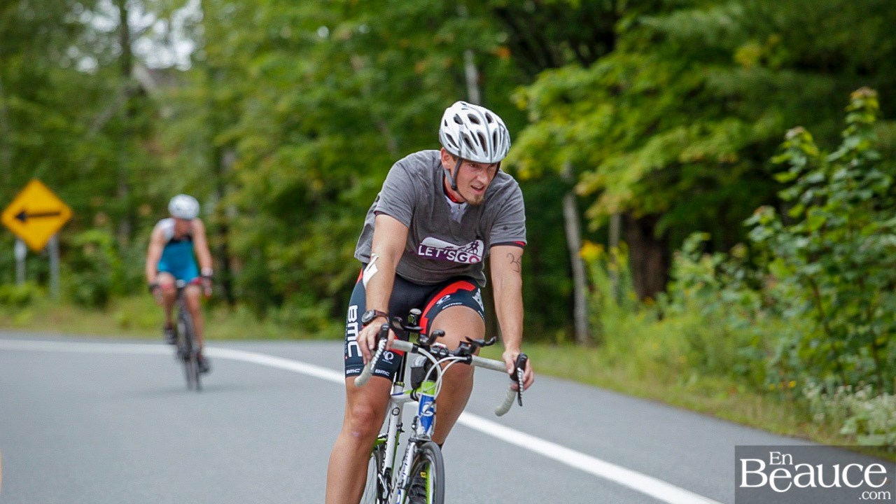 GALERIE 2/3 | Voyez les photos intégrales du Triathlon du Lac-Poulin : le vélo