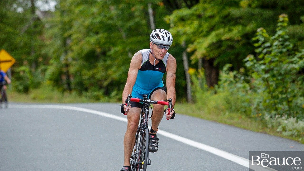 GALERIE 2/3 | Voyez les photos intégrales du Triathlon du Lac-Poulin : le vélo