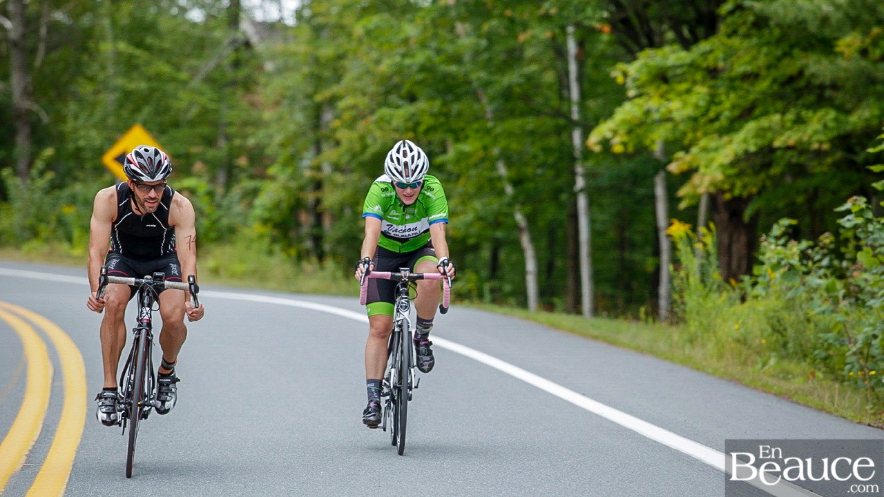 GALERIE 2/3 | Voyez les photos intégrales du Triathlon du Lac-Poulin : le vélo