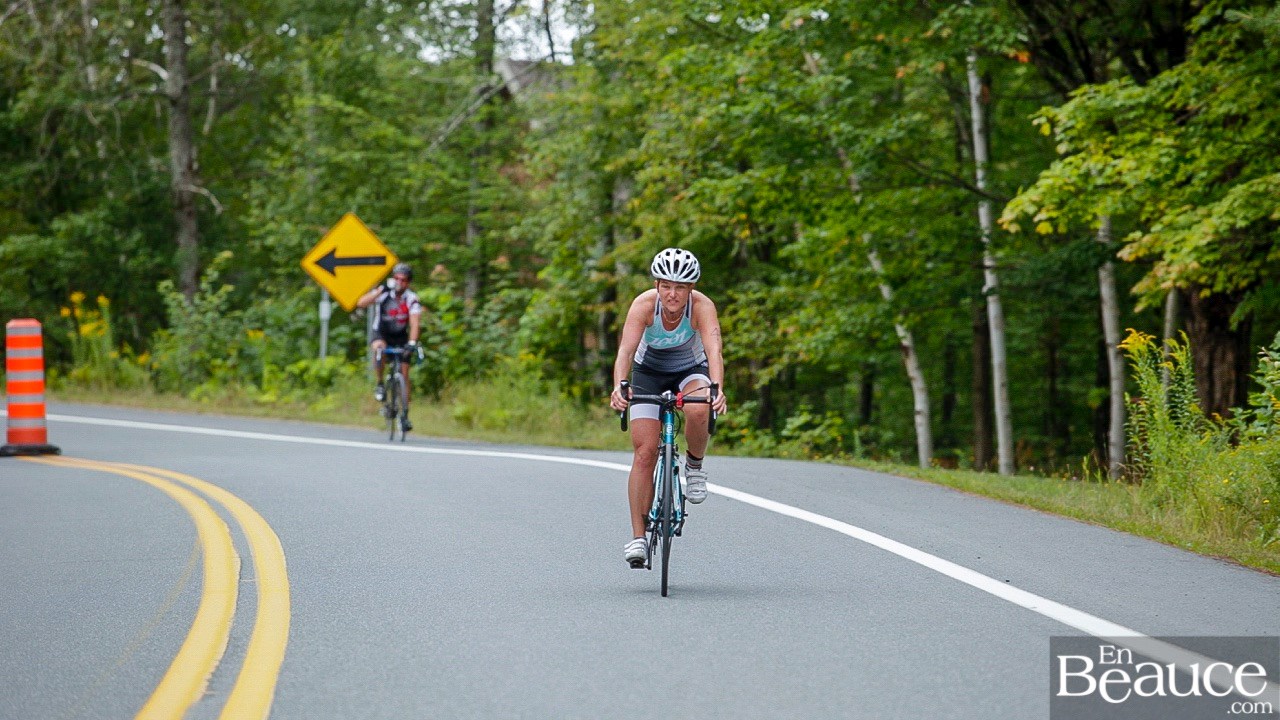 GALERIE 2/3 | Voyez les photos intégrales du Triathlon du Lac-Poulin : le vélo