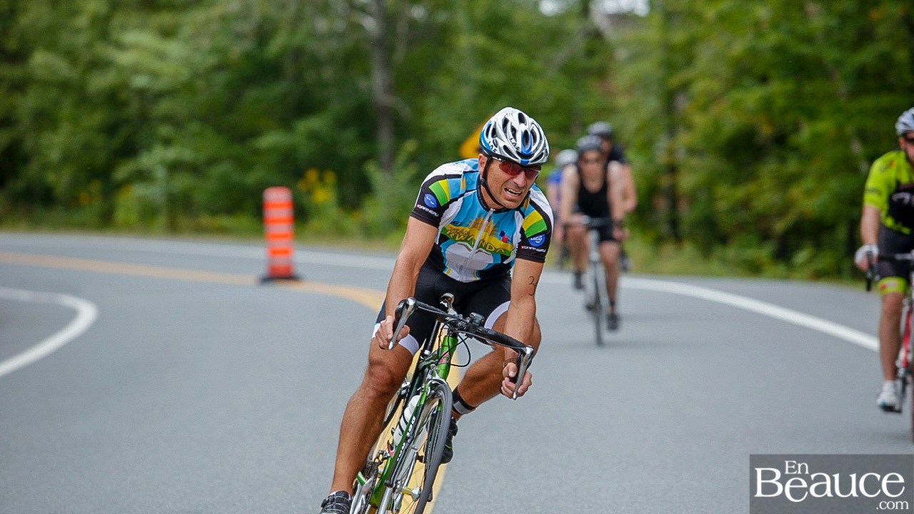 GALERIE 2/3 | Voyez les photos intégrales du Triathlon du Lac-Poulin : le vélo