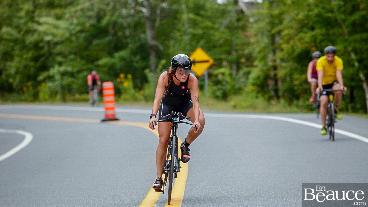 GALERIE 2/3 | Voyez les photos intégrales du Triathlon du Lac-Poulin : le vélo