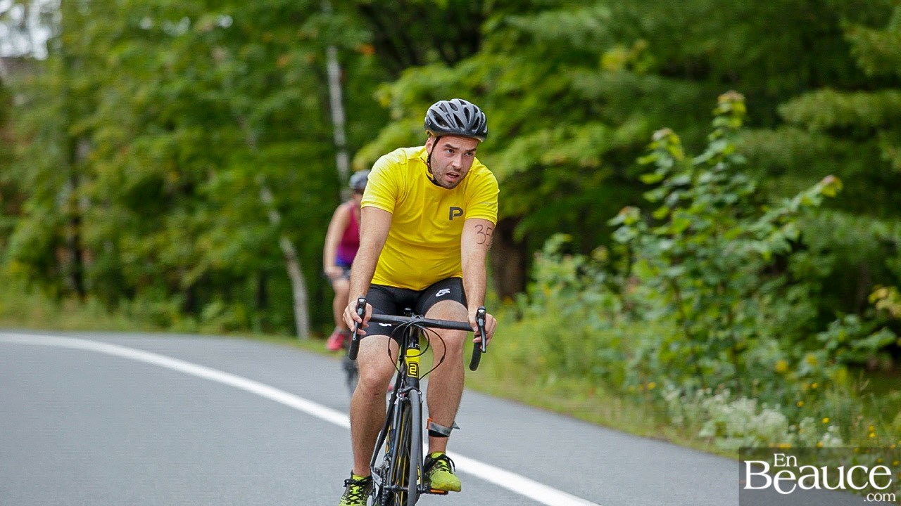 GALERIE 2/3 | Voyez les photos intégrales du Triathlon du Lac-Poulin : le vélo