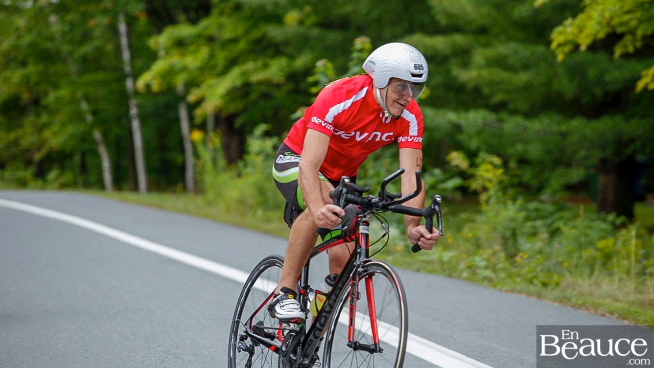 GALERIE 2/3 | Voyez les photos intégrales du Triathlon du Lac-Poulin : le vélo
