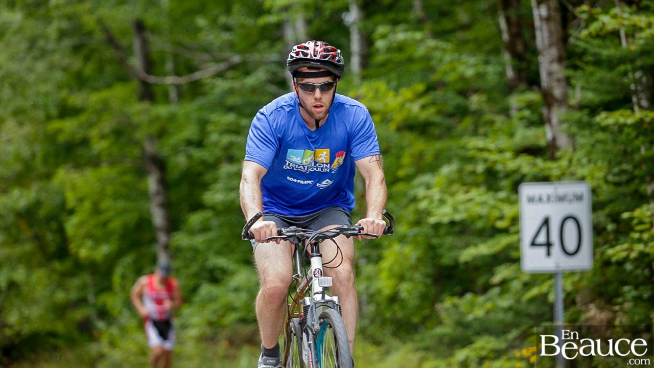 GALERIE 2/3 | Voyez les photos intégrales du Triathlon du Lac-Poulin : le vélo