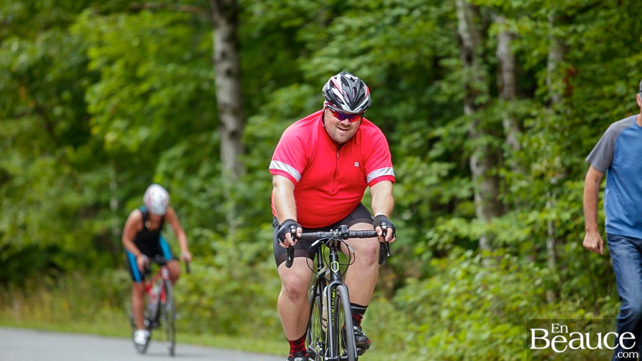 GALERIE 2/3 | Voyez les photos intégrales du Triathlon du Lac-Poulin : le vélo