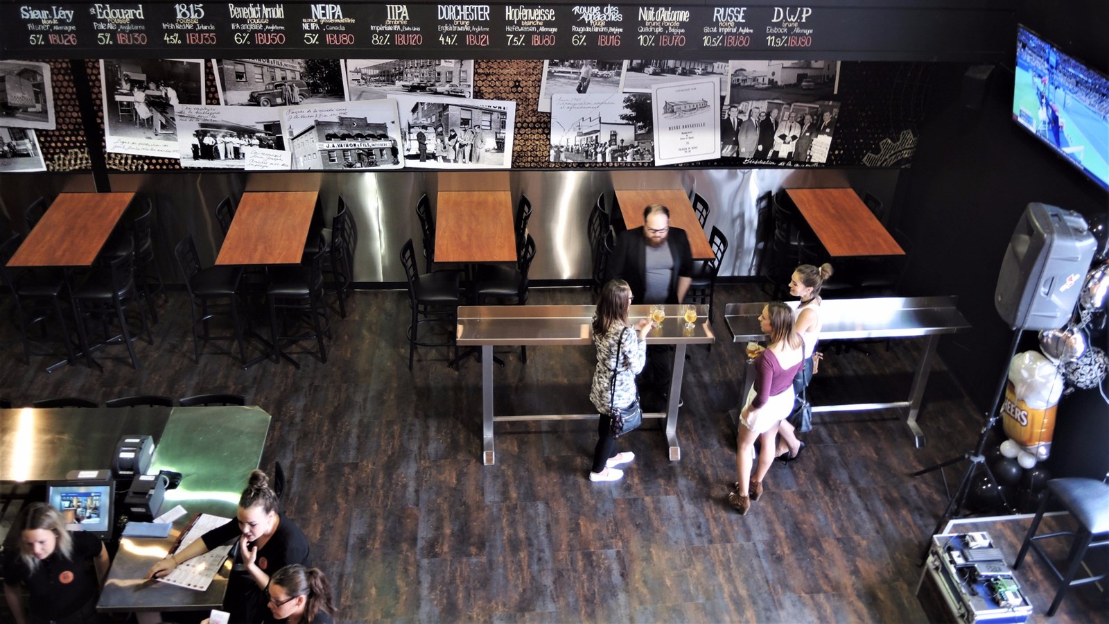L'inauguration du Resto-Pub DIX 93, à Sainte-Marie, a eu lieu lors du mardi 29 août 2017.