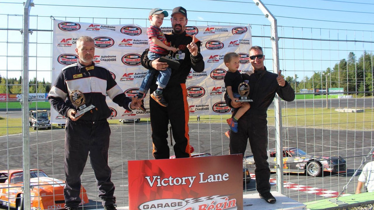 Lors de la course de Semi-Pro, Yvon Vachon a livré une chaude lutte à Vincent Vachon pour la tête, mais c'est finalement ce dernier qui a eu le dessus. Éric Cloutier complète le podium.