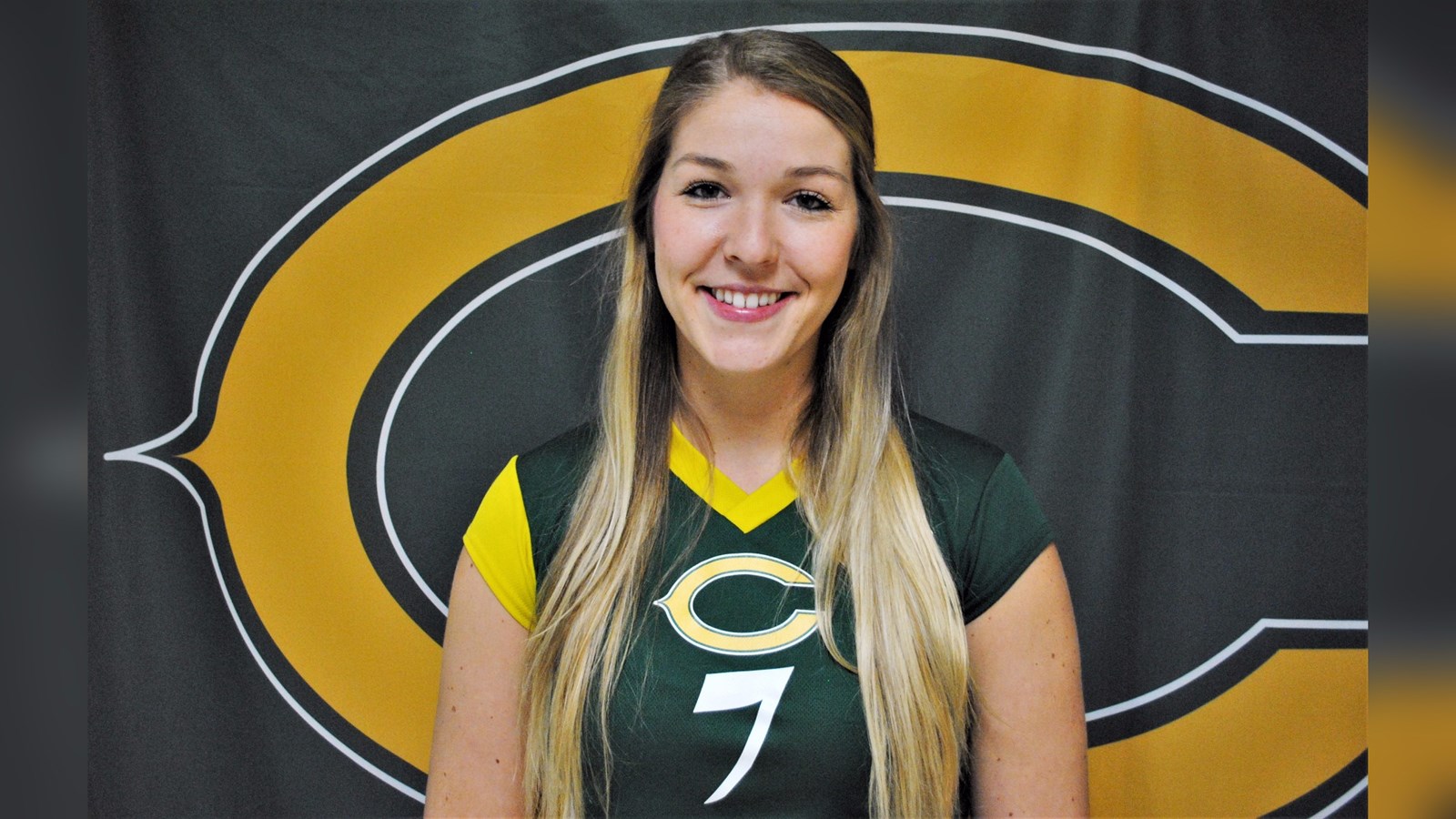 Originaire de Saint-Zacharie, l'ancienne joueuse de volleyball des Condors du Cégep Beauce-Appalaches, Jolyane Larivière, a fait sa place avec l'équipe du Vert et Or de l'Université de Sherbrooke.