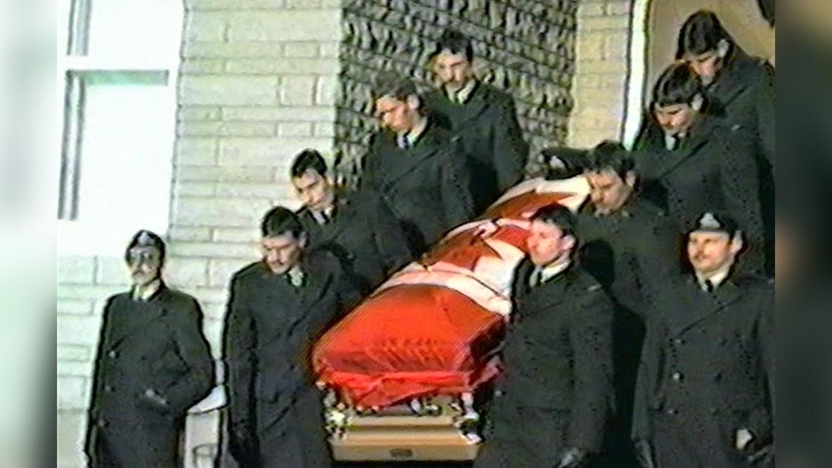 Dans cette capsule d'Hier à aujourd'hui avec Normand DeLessard, Normand présente des images de la funéraille militaire de Michel Gagné, de Beauceville, en 1985.